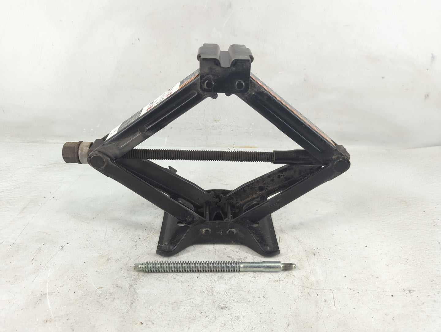 2014 Buick Lacrosse Spare Scissor Car Jack 1188150 - Oemusedautoparts1.com