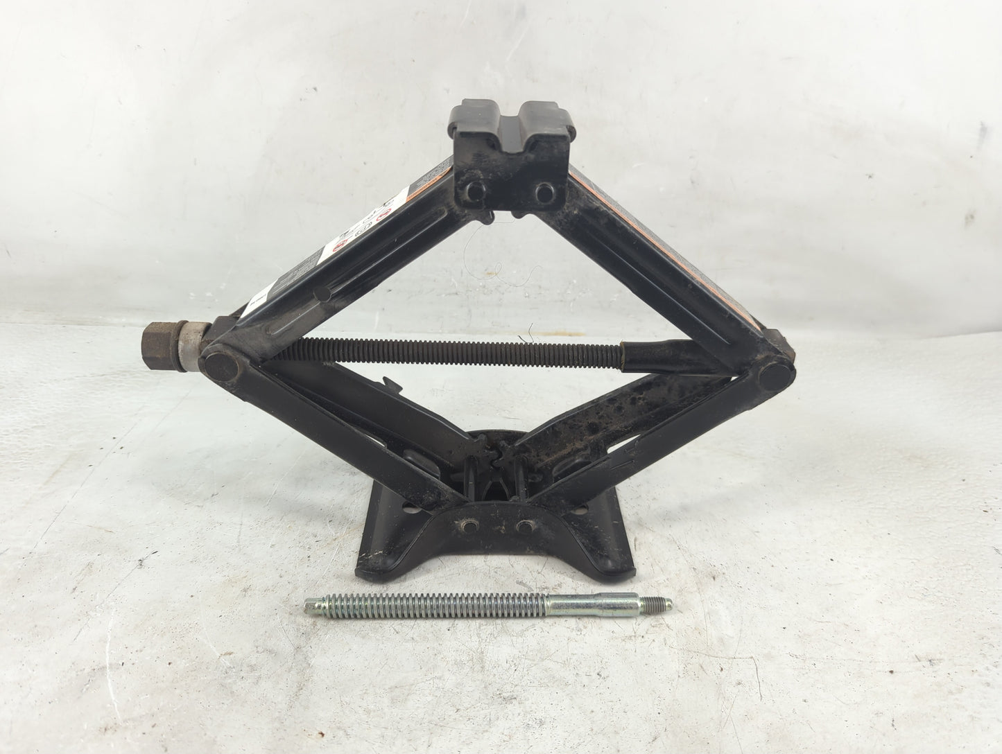 2014 Buick Lacrosse Spare Scissor Car Jack 1188150 - Oemusedautoparts1.com