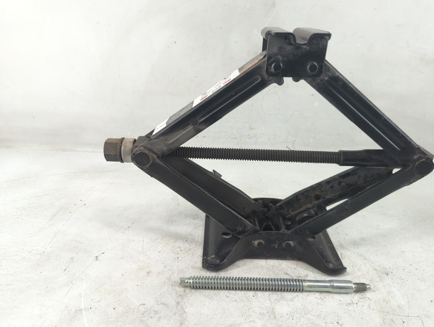 2014 Buick Lacrosse Spare Scissor Car Jack 1188150 - Oemusedautoparts1.com