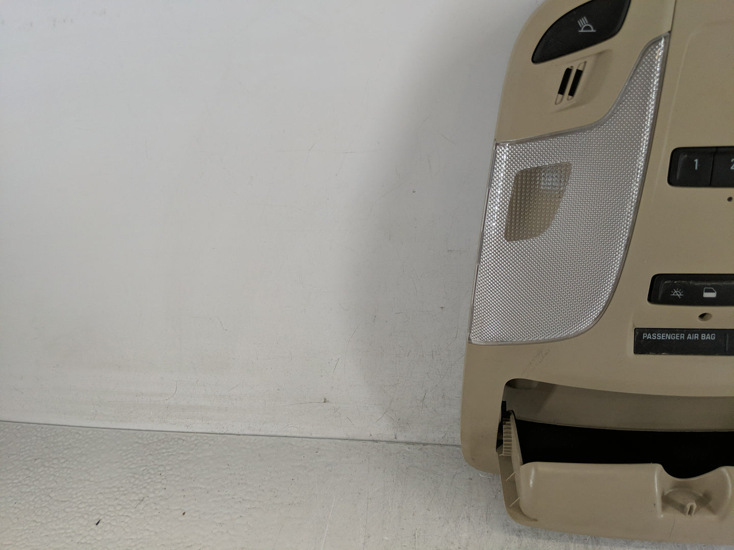 2014 Buick Lacrosse Overhead Roof Console - Oemusedautoparts1.com