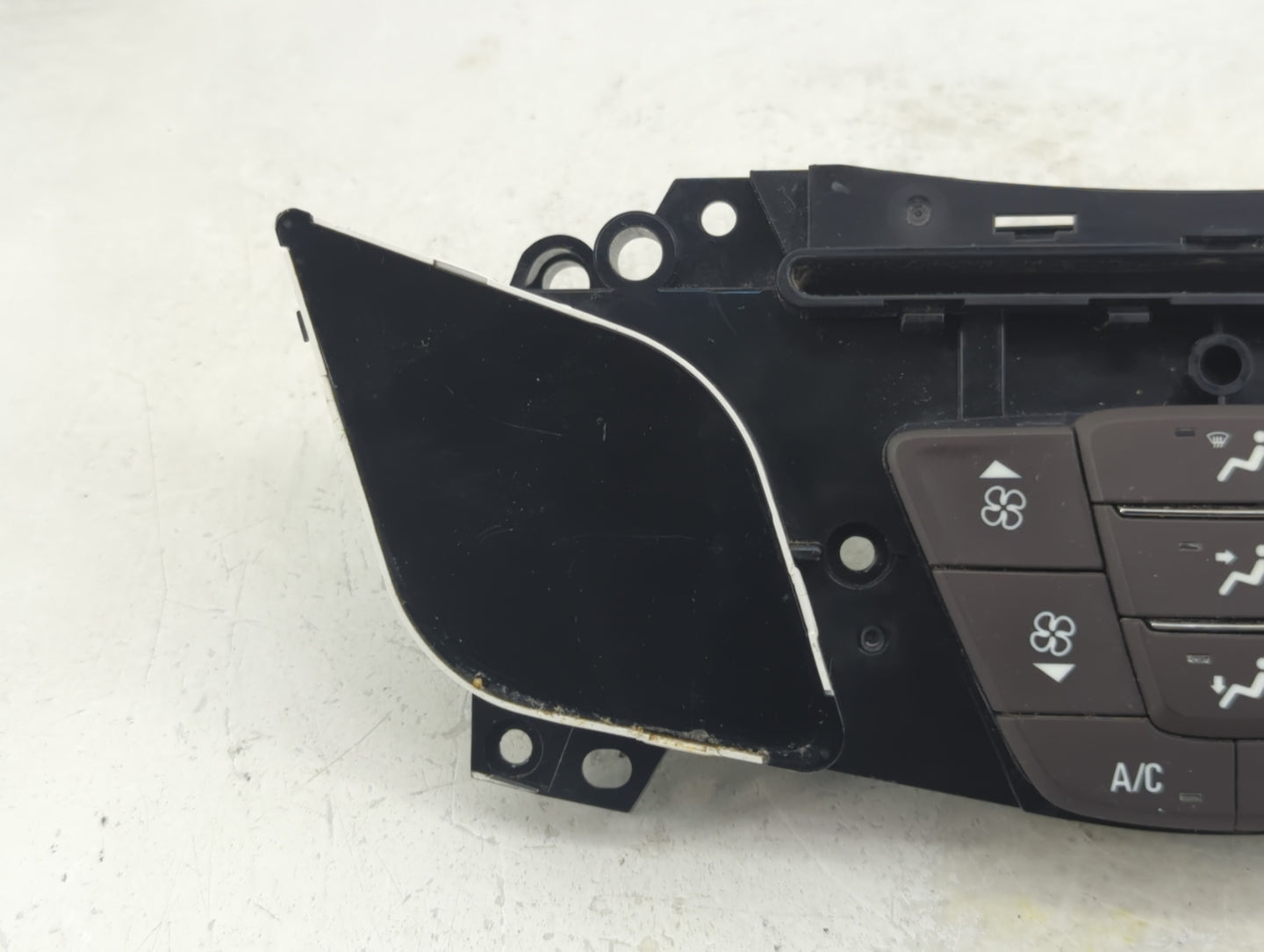 2014 Buick Lacrosse Climate Control Module Temperature AC/Heater Replacement P/N:90802488 Fits OEM Used Auto Parts - Oemused