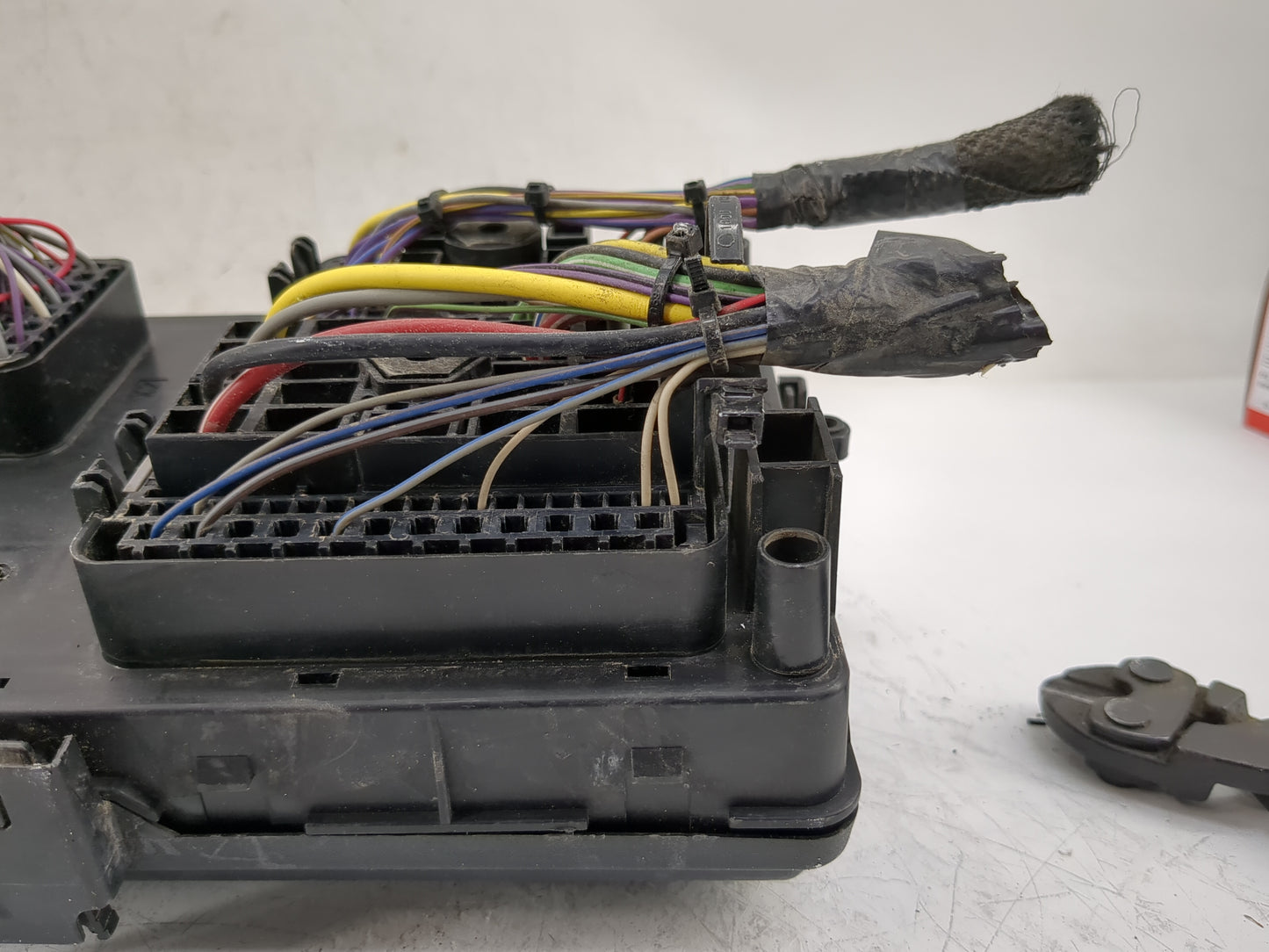 2014-2016 Buick Lacrosse Fusebox Fuse Box Panel Relay Module Fits Fits 2014 2015 2016 OEM Used Auto Parts - Oemusedautoparts