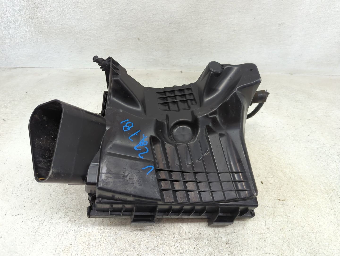 2013-2016 Buick Lacrosse Air Cleaner Intake-duct Hose Tube - Oemusedautoparts1.com