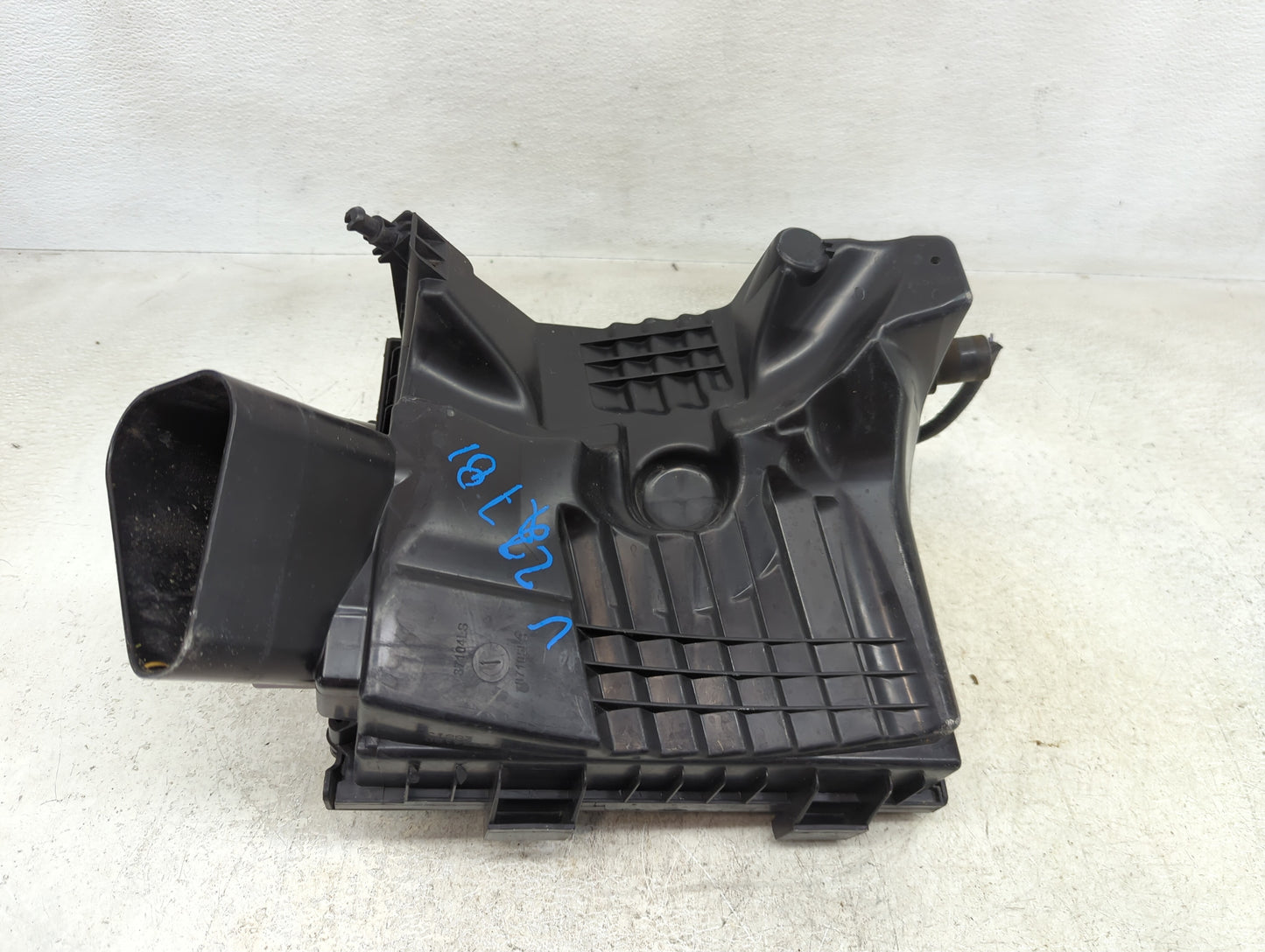 2013-2016 Buick Lacrosse Air Cleaner Intake-duct Hose Tube - Oemusedautoparts1.com