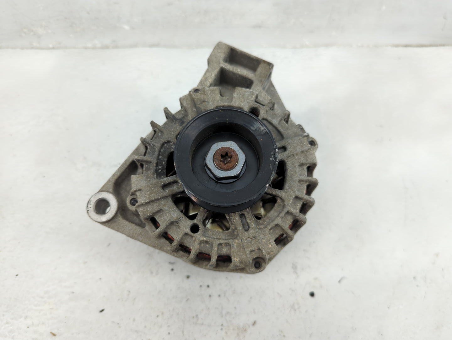 2010-2016 Buick Lacrosse Alternator Replacement Generator Charging Assembly Engine OEM P/N:13588312 Fits OEM Used Auto Parts
