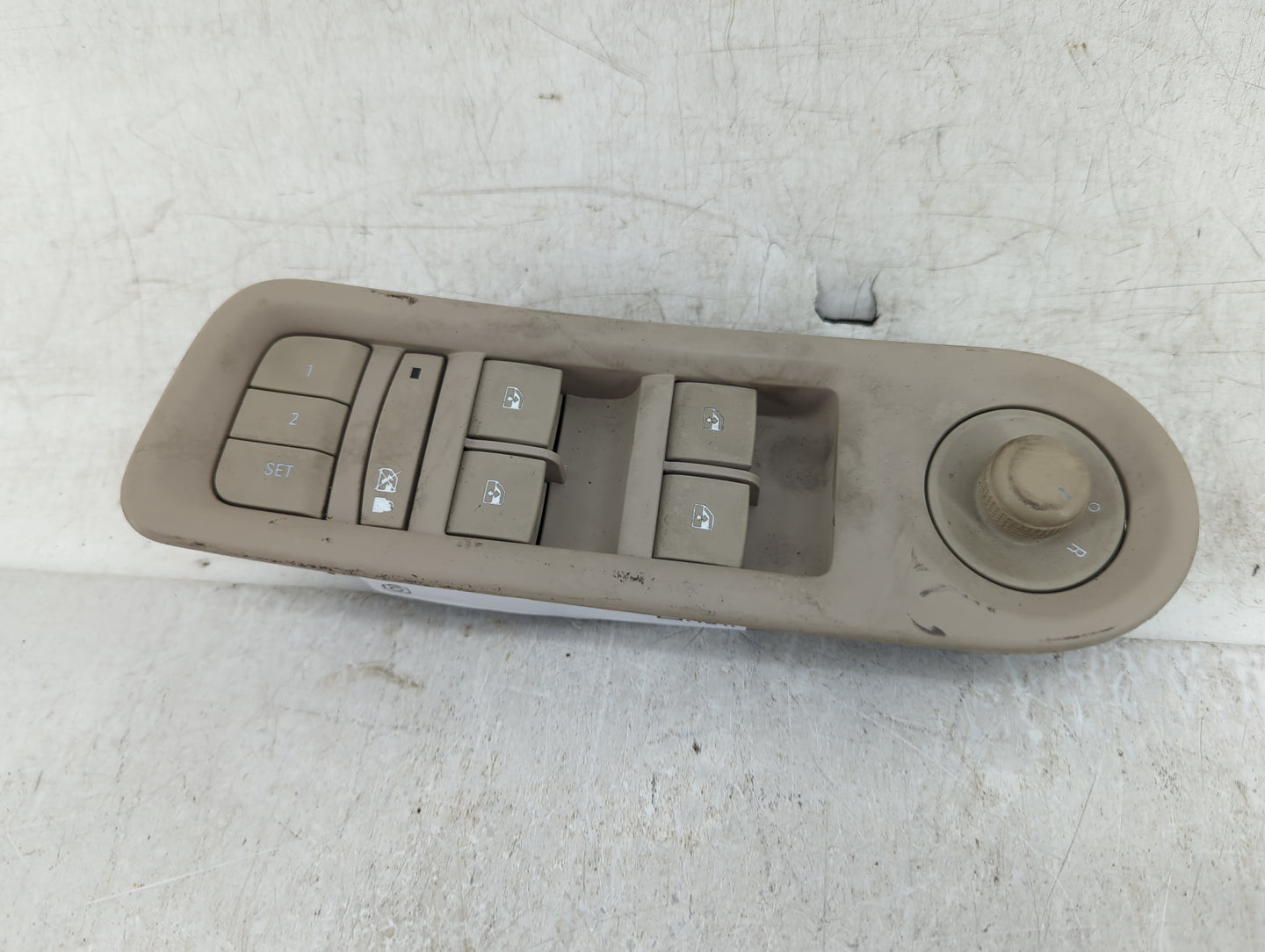 2014-2016 Buick Lacrosse Master Power Window Switch Replacement Driver Side Left P/N:9060795 Fits Fits 2014 2015 2016 OEM Us