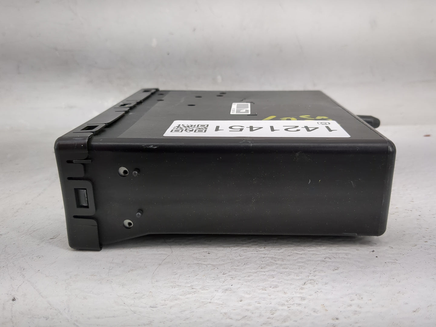 2014 Buick Lacrosse Radio AM FM Cd Player Receiver Replacement P/N:13590747 Fits OEM Used Auto Parts - Oemusedautoparts1.com
