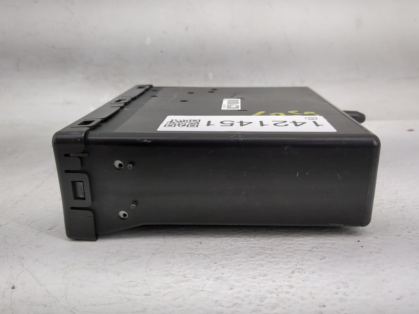 2014 Buick Lacrosse Radio AM FM Cd Player Receiver Replacement P/N:13590747 Fits OEM Used Auto Parts - Oemusedautoparts1.com