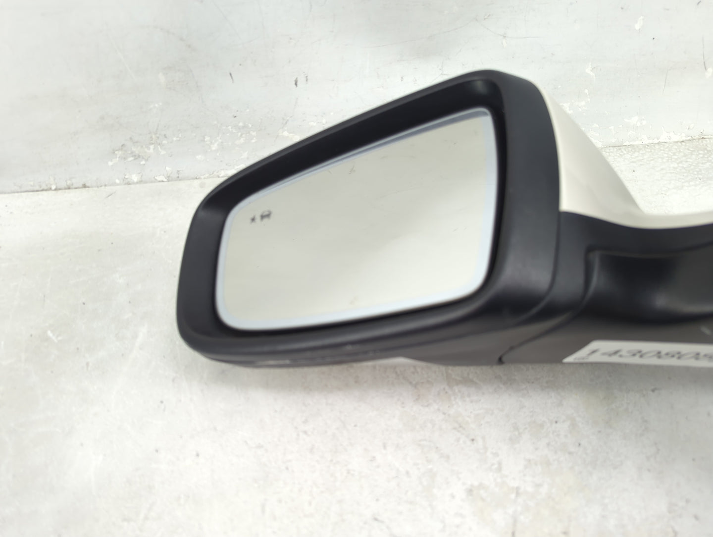 2014-2016 Buick Lacrosse Driver Left Side View Manual Door Mirror White - Oemusedautoparts1.com