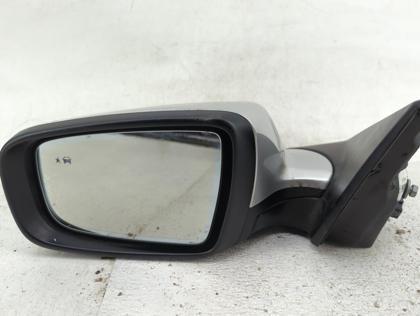 2014-2016 Buick Lacrosse Driver Side View Mirror - Left Door Mirror OEM Used - Oemusedautoparts1.com
