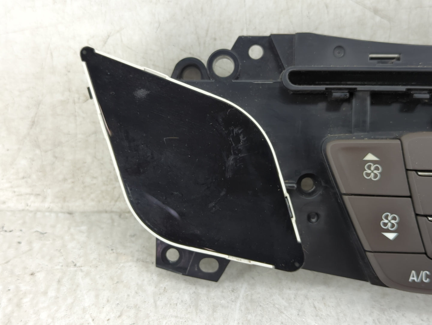 2014 Buick Lacrosse Climate Control Module Temperature AC/Heater Replacement P/N:90802488 Fits OEM Used Auto Parts - Oemused