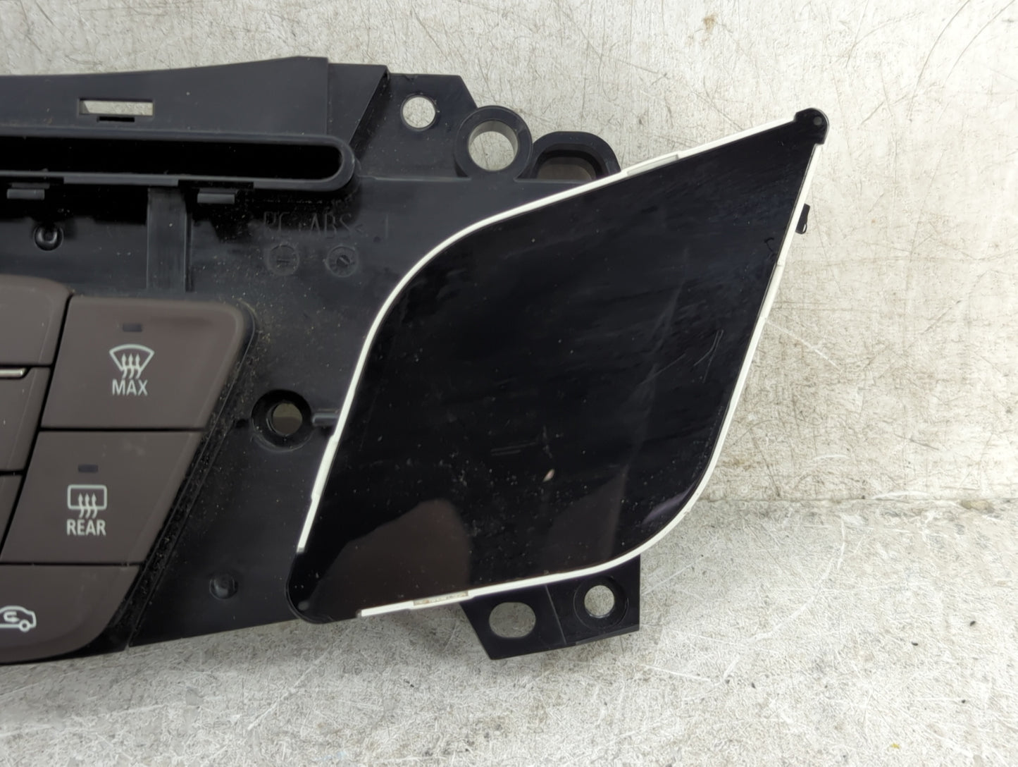 2014 Buick Lacrosse Climate Control Module Temperature AC/Heater Replacement P/N:90802488 Fits OEM Used Auto Parts - Oemused