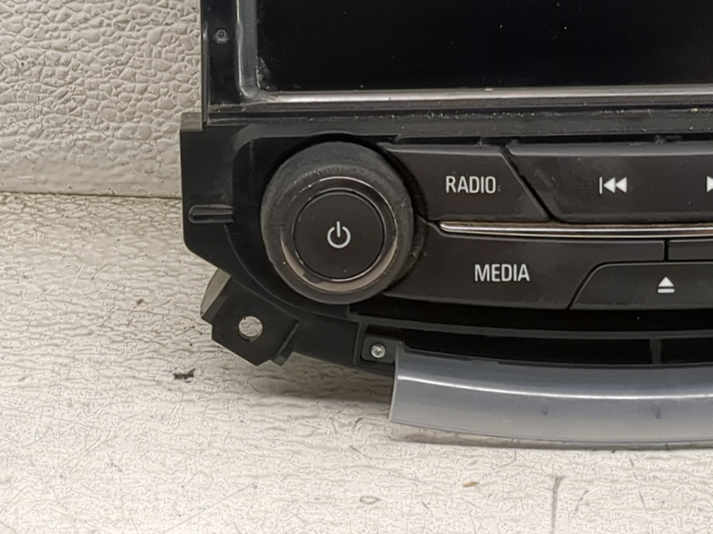 2014 Buick Lacrosse Radio AM FM Cd Player Receiver Replacement P/N:9080 2490 Fits OEM Used Auto Parts - Oemusedautoparts1.co