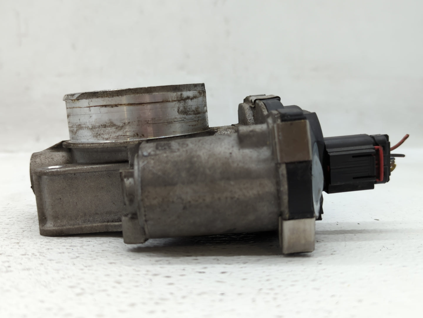 2012-2015 Buick Lacrosse Throttle Body P/N:12632101CA Fits Fits 2012 2013 2014 2015 OEM Used Auto Parts - Oemusedautoparts1.