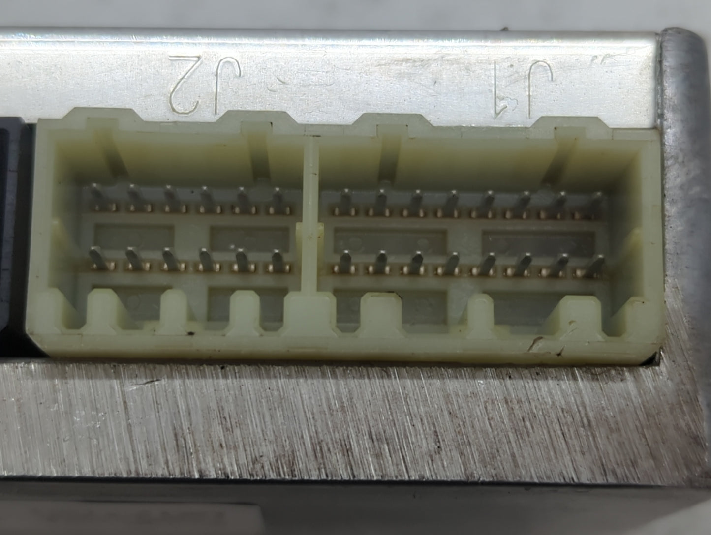 2014-2015 Buick Lacrosse Chassis Control Module Ccm Bcm Body Control - Oemusedautoparts1.com