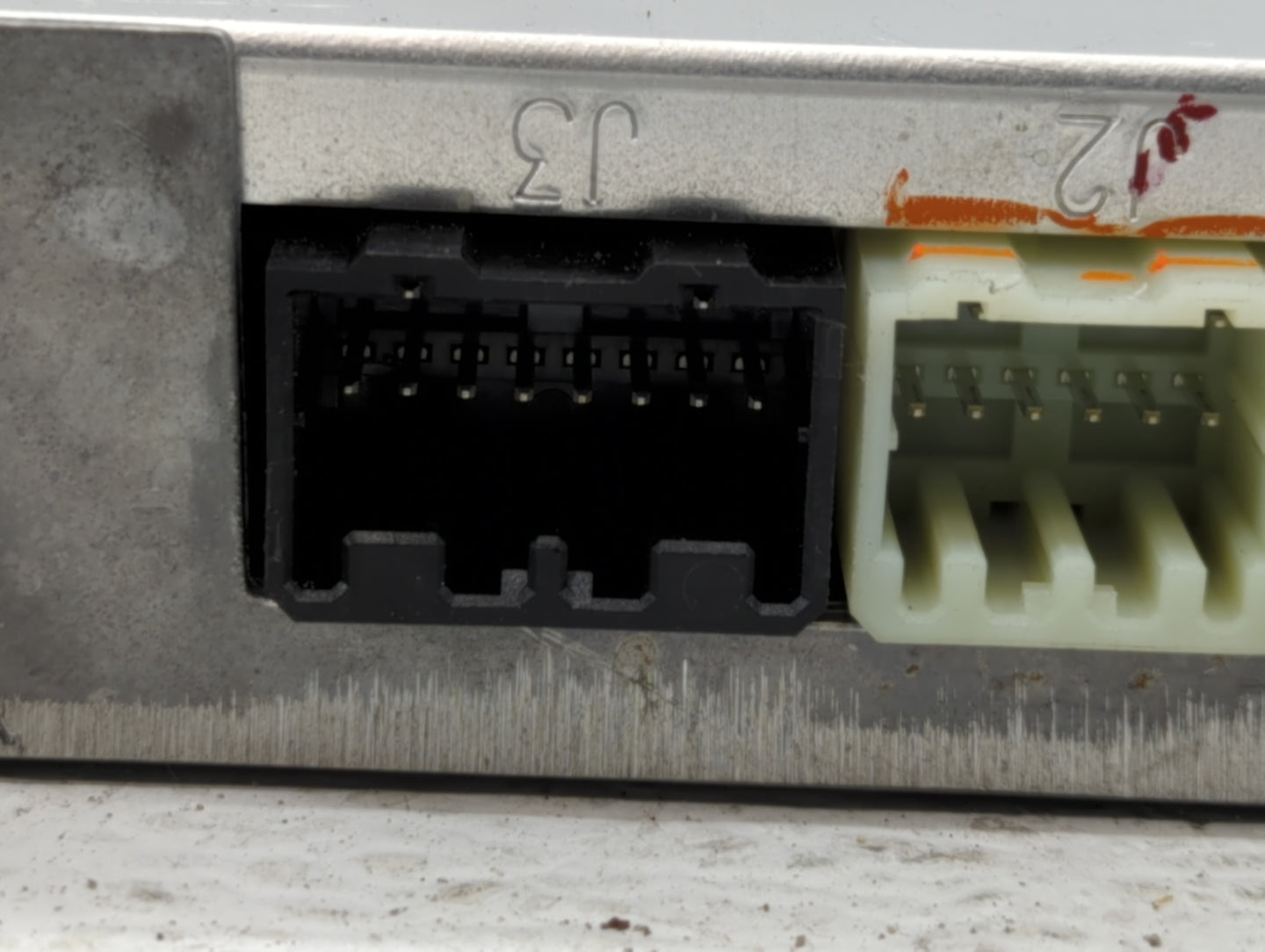 2014-2015 Buick Lacrosse Chassis Control Module Ccm Bcm Body Control - Oemusedautoparts1.com