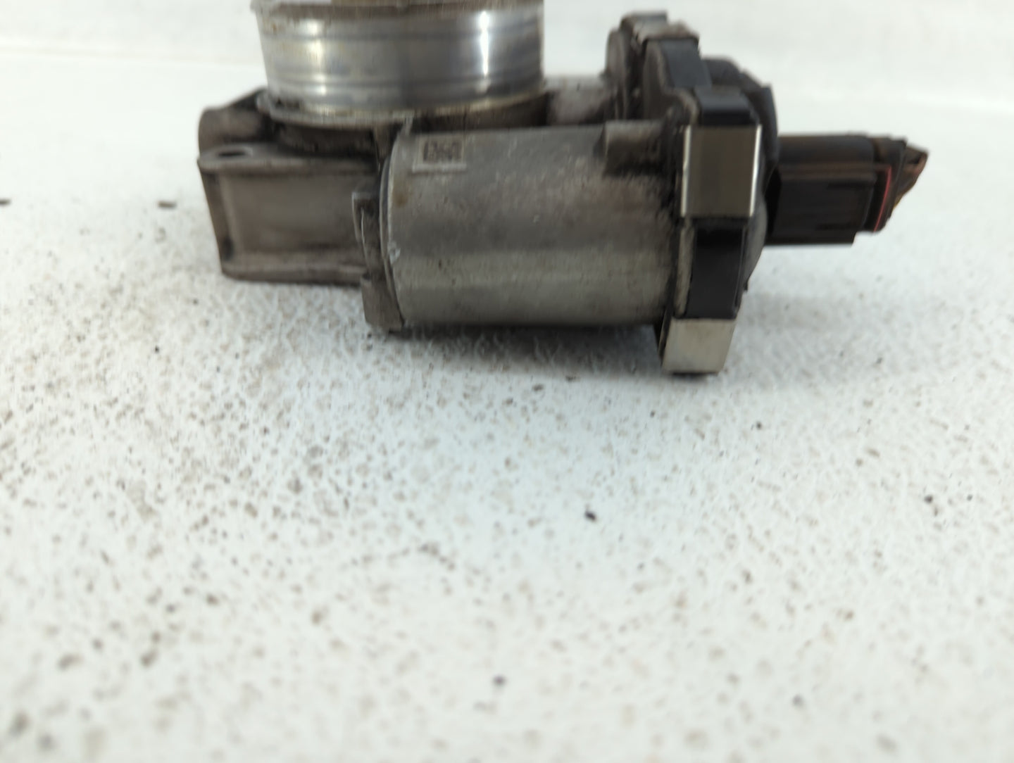 2012-2015 Buick Lacrosse Throttle Body P/N:12632101CA Fits Fits 2012 2013 2014 2015 OEM Used Auto Parts - Oemusedautoparts1.