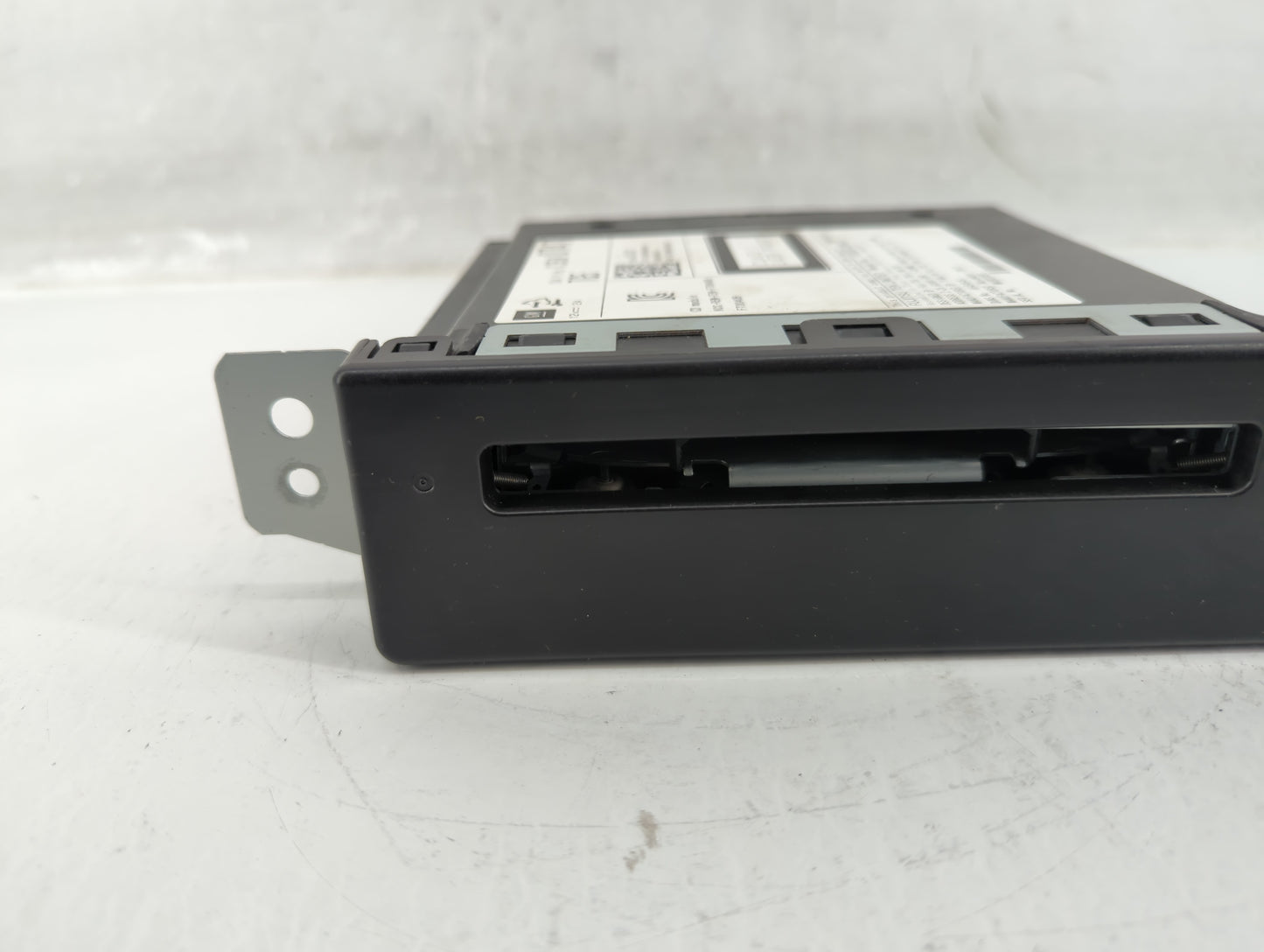 2014 Buick Lacrosse Radio AM FM Cd Player Receiver Replacement P/N:13590747 Fits OEM Used Auto Parts - Oemusedautoparts1.com