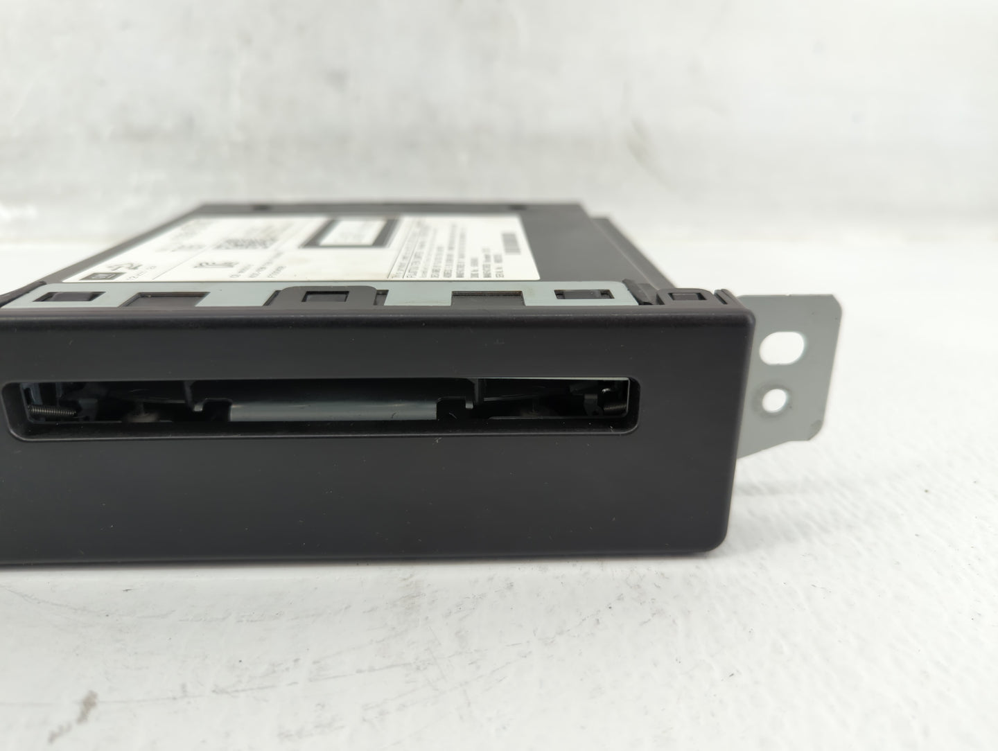 2014 Buick Lacrosse Radio AM FM Cd Player Receiver Replacement P/N:13590747 Fits OEM Used Auto Parts - Oemusedautoparts1.com