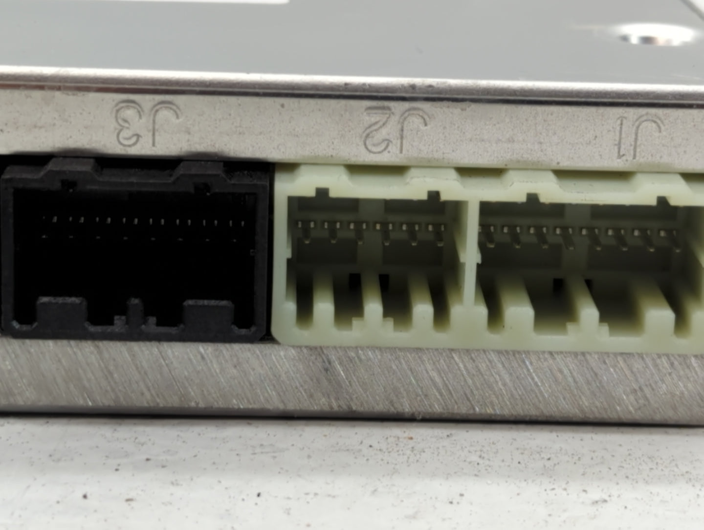 2014-2015 Buick Lacrosse Chassis Control Module Ccm Bcm Body Control - Oemusedautoparts1.com