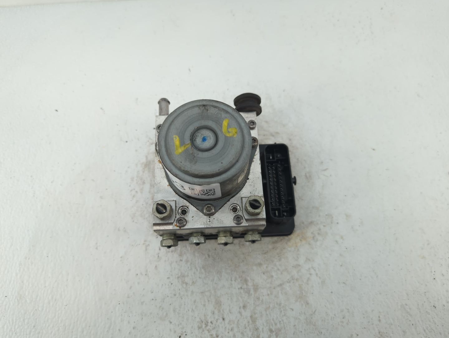 2014-2015 Buick Lacrosse ABS Pump Control Module Replacement P/N:23210877 Fits Fits 2014 2015 OEM Used Auto Parts - Oemuseda