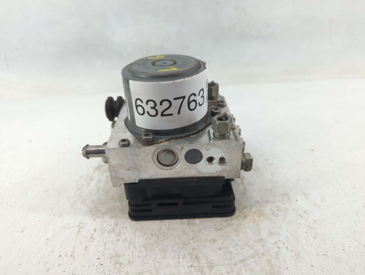 2014-2015 Buick Lacrosse ABS Pump Control Module Replacement P/N:23210877 Fits Fits 2014 2015 OEM Used Auto Parts - Oemuseda