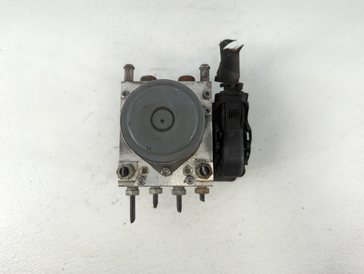 2014-2015 Buick Lacrosse ABS Pump Control Module Replacement P/N:23430470 Fits Fits 2014 2015 OEM Used Auto Parts - Oemuseda