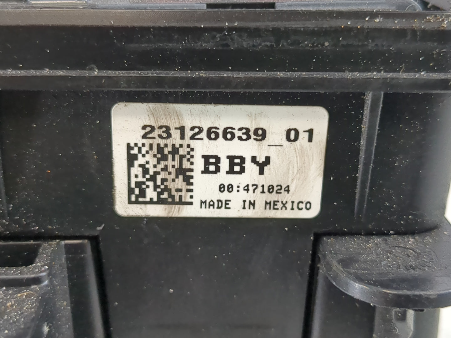 2014-2017 Buick Regal Fusebox Fuse Box Panel Relay Module P/N:23126639 Fits Fits 2014 2015 2016 2017 OEM Used Auto Parts - O