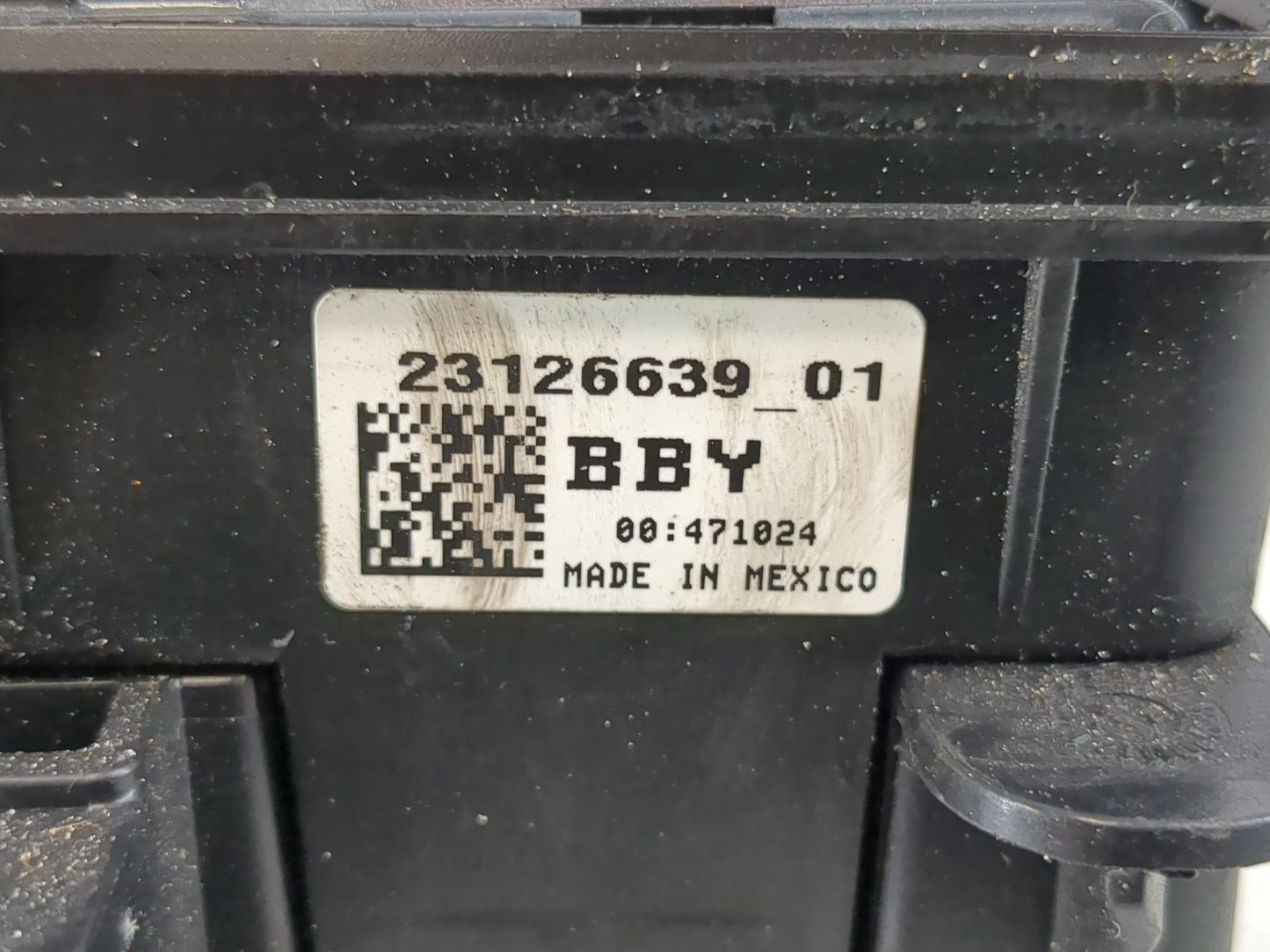 2014-2017 Buick Regal Fusebox Fuse Box Panel Relay Module P/N:23126639 Fits Fits 2014 2015 2016 2017 OEM Used Auto Parts - O