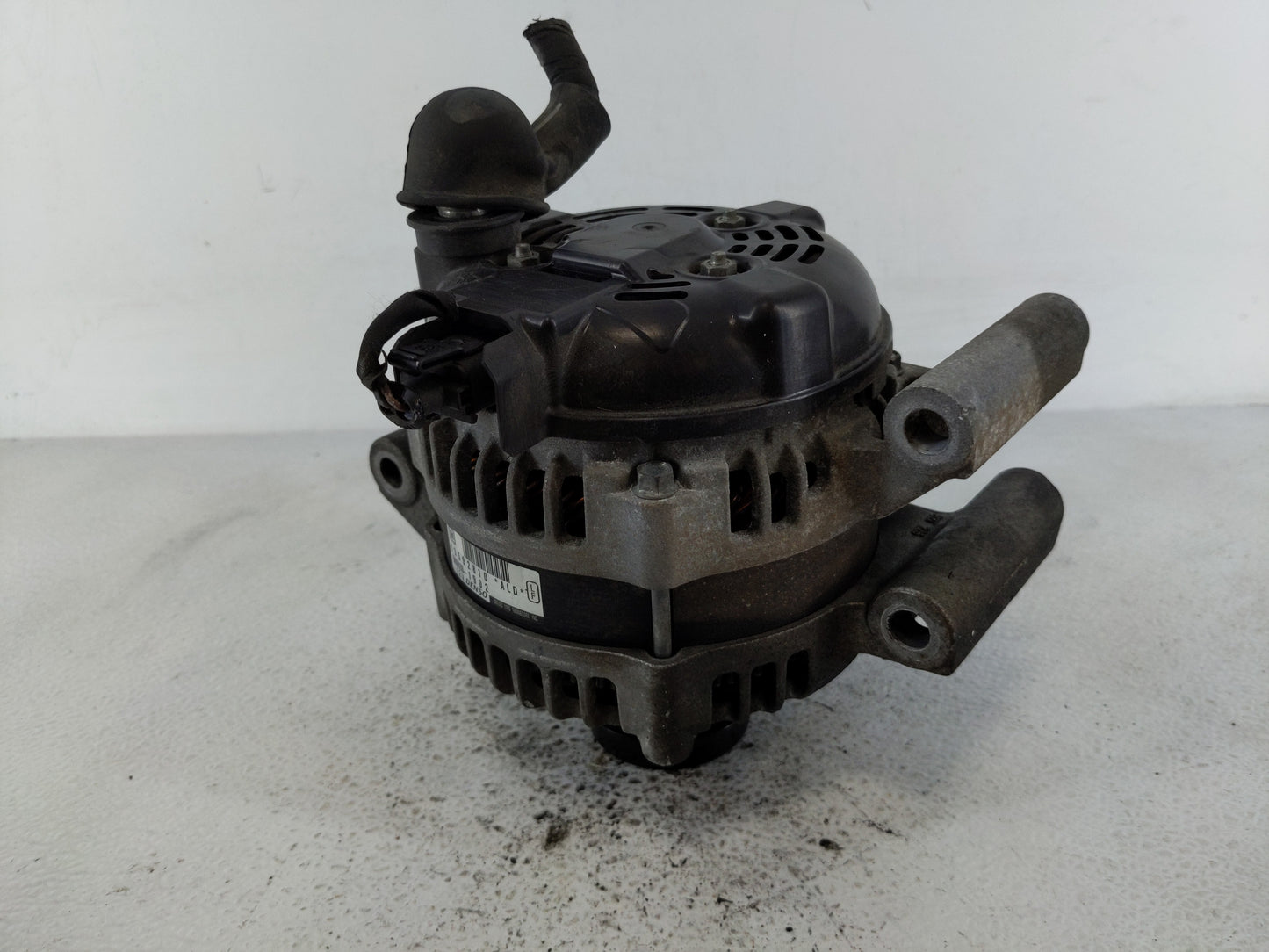 2014-2017 Buick Regal Alternator Replacement Generator Charging Assembly Engine OEM P/N:13592810 Fits OEM Used Auto Parts - 