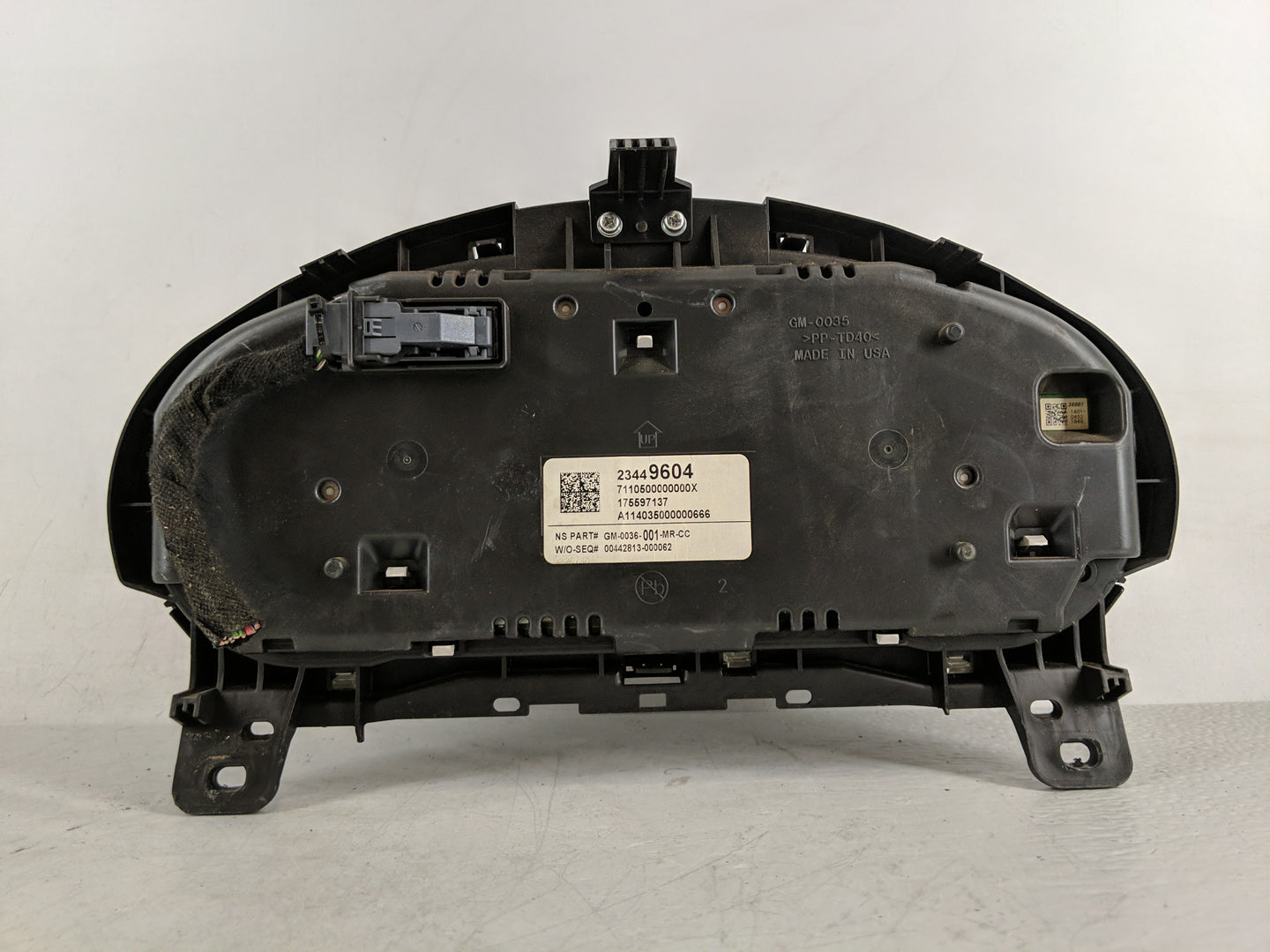 2014 Buick Regal Instrument Cluster Speedometer Gauges P/N:23449604 Fits OEM Used Auto Parts - Oemusedautoparts1.com