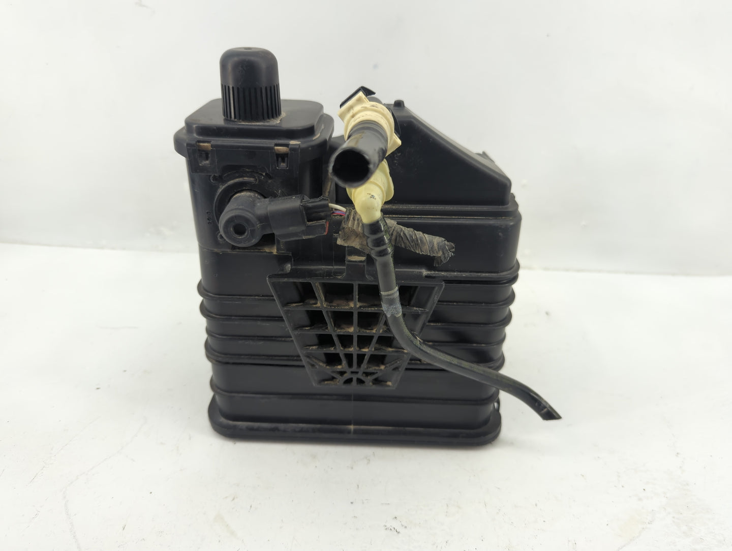 2014 Buick Regal Fuel Vapor Charcoal Canister - Oemusedautoparts1.com