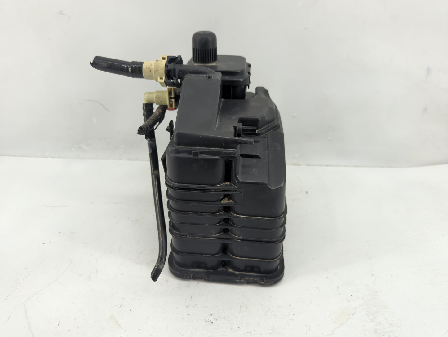 2014 Buick Regal Fuel Vapor Charcoal Canister 1357715 - Oemusedautoparts1.com