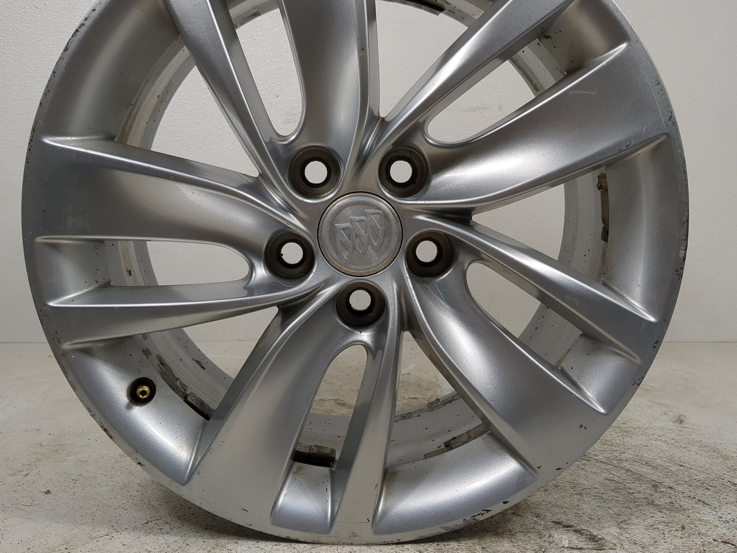 2014-2017 Buick Regal Oem Wheel Rim - Oemusedautoparts1.com