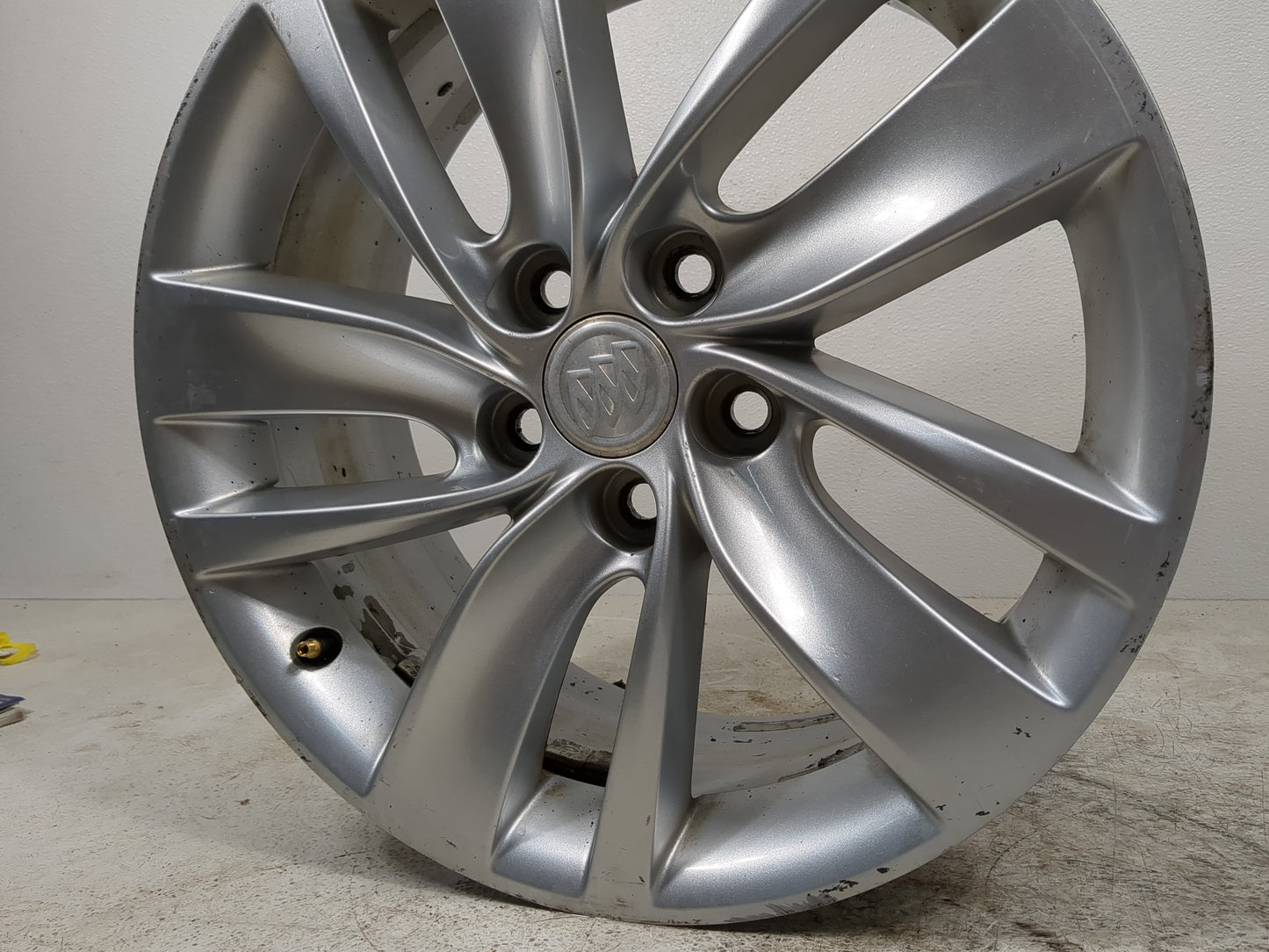 2014-2017 Buick Regal Oem Wheel Rim - Oemusedautoparts1.com