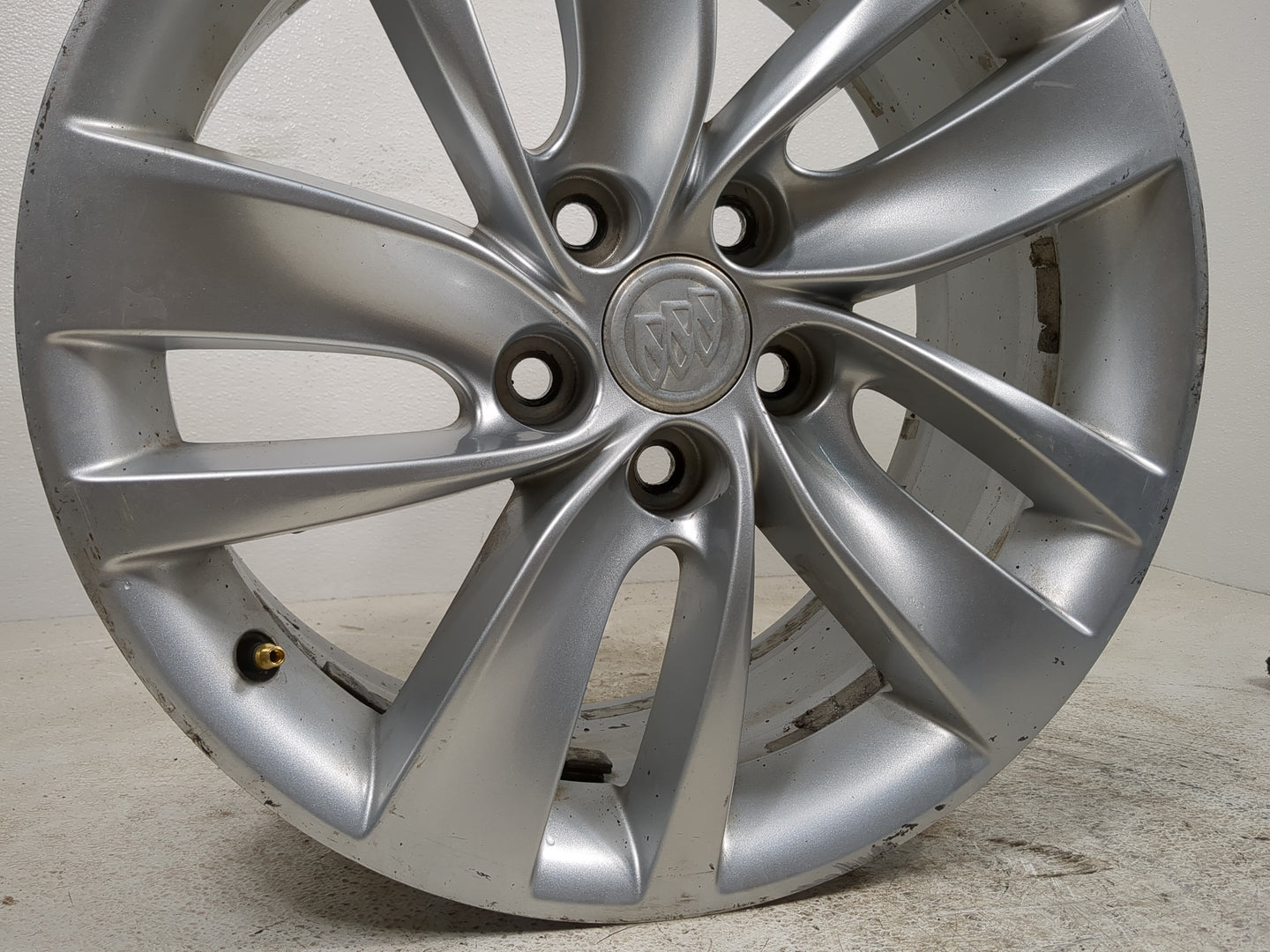 2014-2017 Buick Regal Oem Wheel Rim - Oemusedautoparts1.com