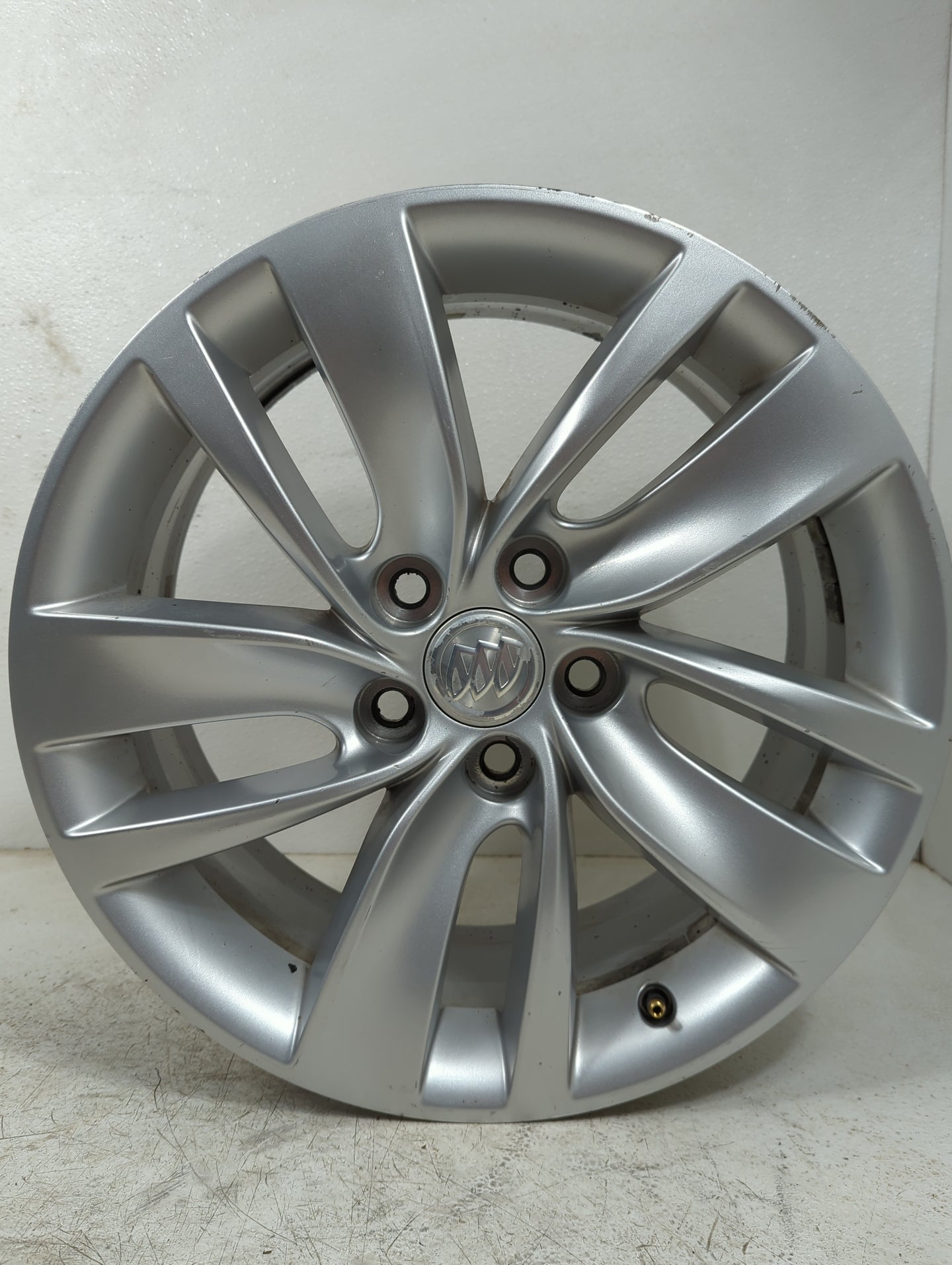 2014-2017 Buick Regal Oem Wheel Rim 1401783 - Oemusedautoparts1.com