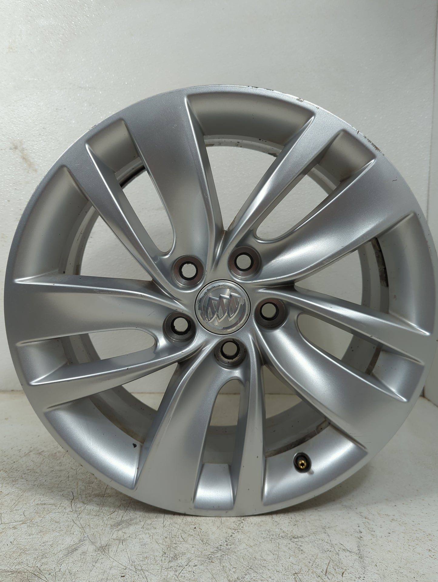 2014-2017 Buick Regal Oem Wheel Rim 1401783 - Oemusedautoparts1.com