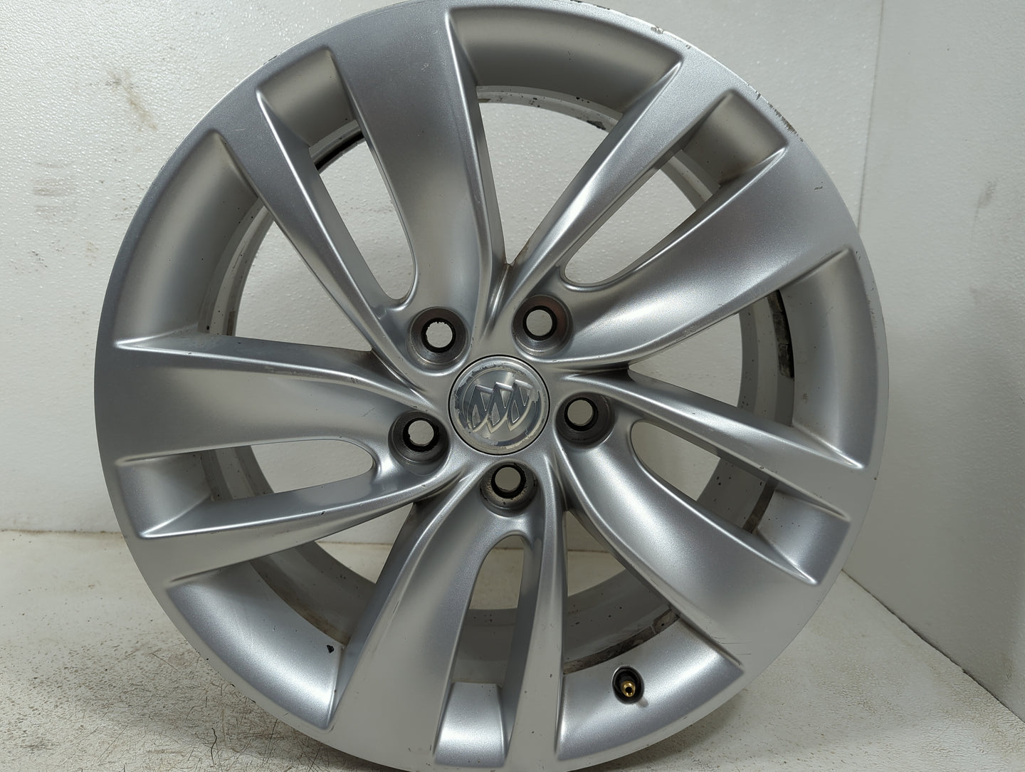 2014-2017 Buick Regal Oem Wheel Rim 1401783 - Oemusedautoparts1.com