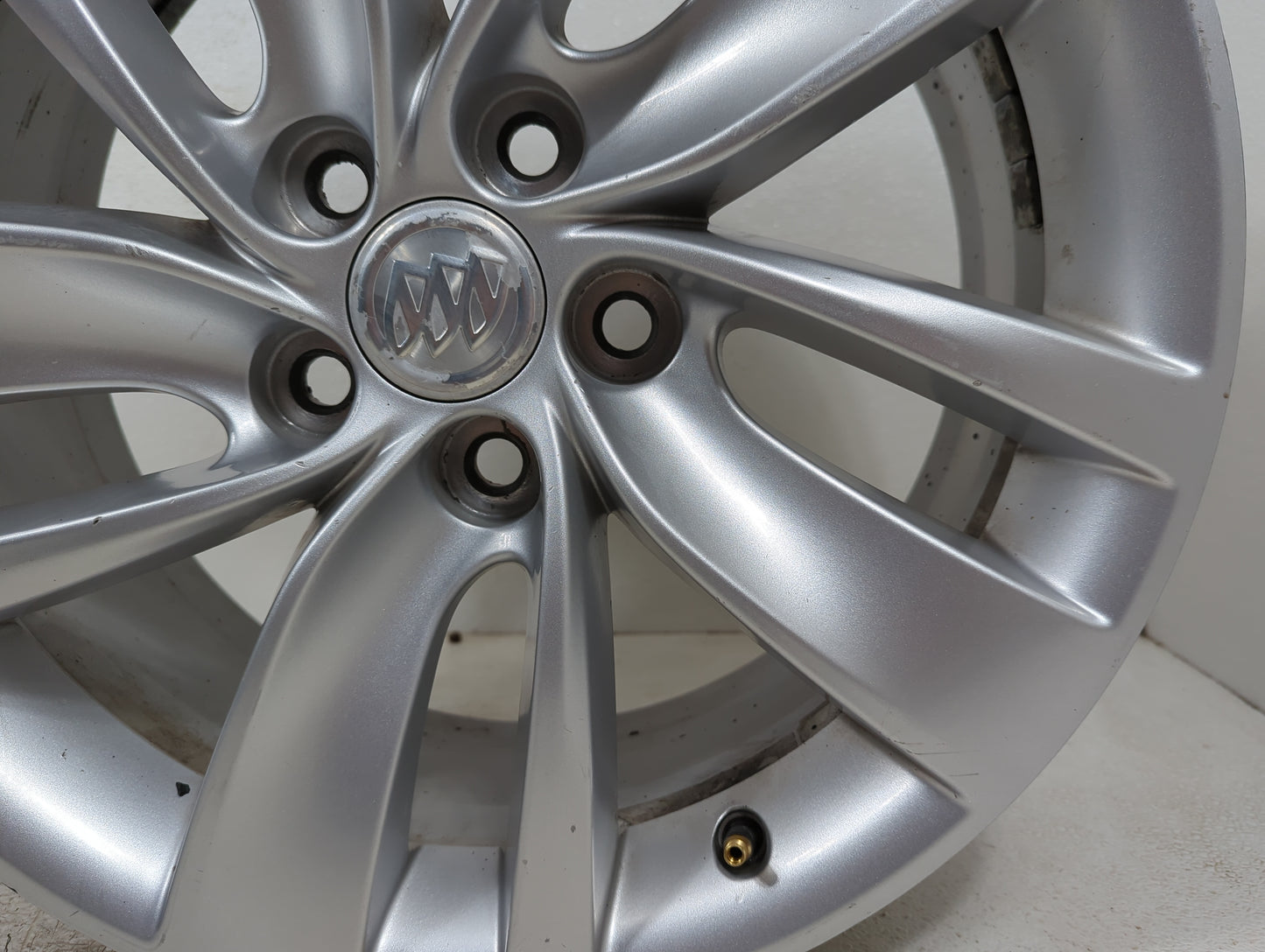 2014-2017 Buick Regal Oem Wheel Rim 1401783 - Oemusedautoparts1.com