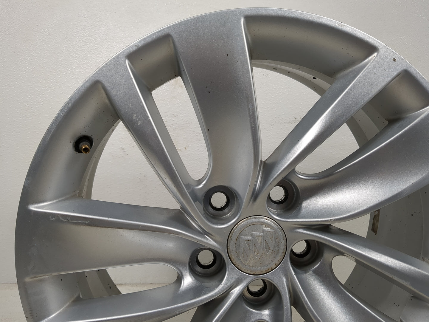 2014-2017 Buick Regal Oem Wheel Rim - Oemusedautoparts1.com