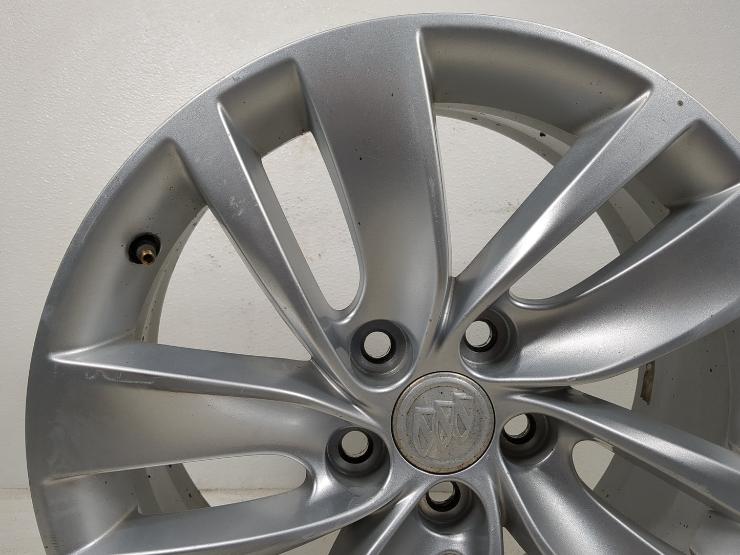 2014-2017 Buick Regal Oem Wheel Rim - Oemusedautoparts1.com