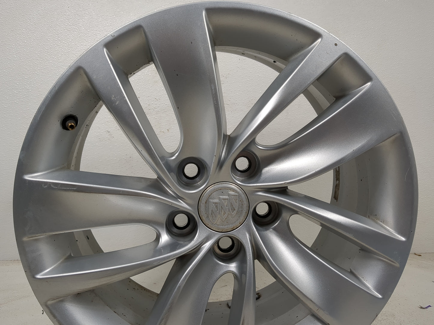 2014-2017 Buick Regal Oem Wheel Rim - Oemusedautoparts1.com
