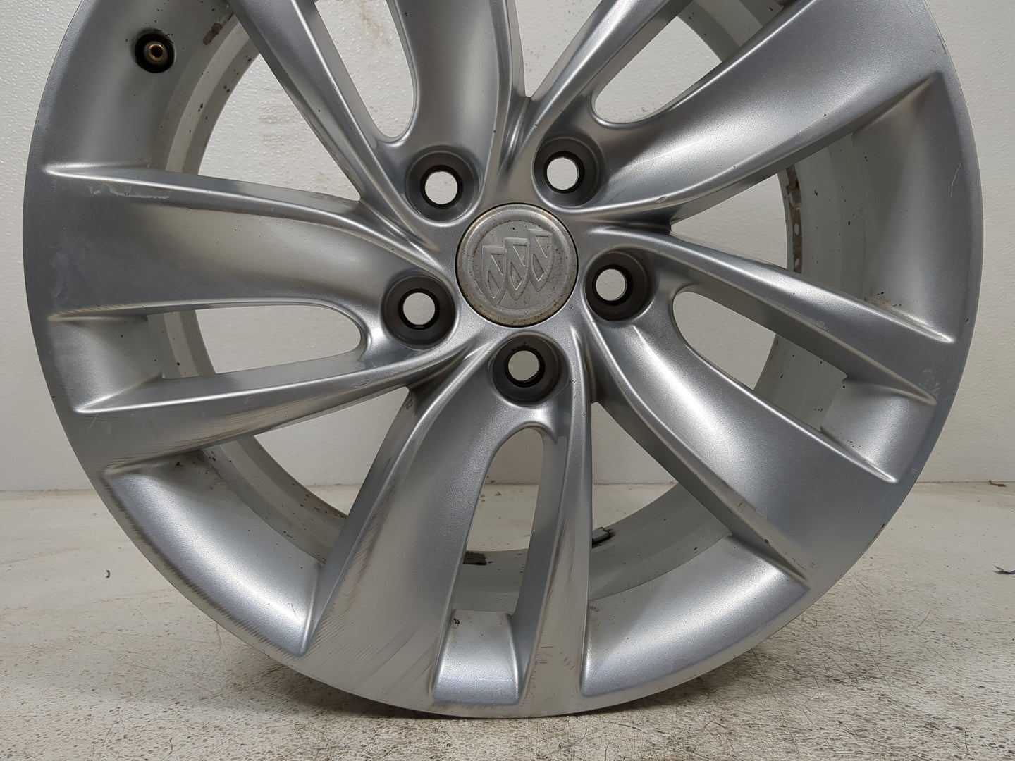 2014-2017 Buick Regal Oem Wheel Rim - Oemusedautoparts1.com