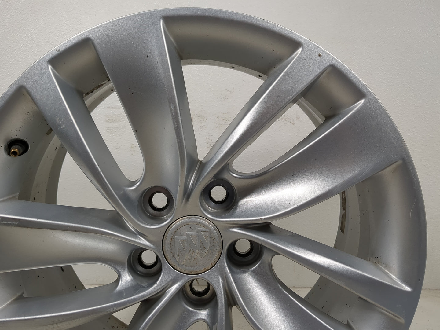 2014-2017 Buick Regal Oem Wheel Rim - Oemusedautoparts1.com
