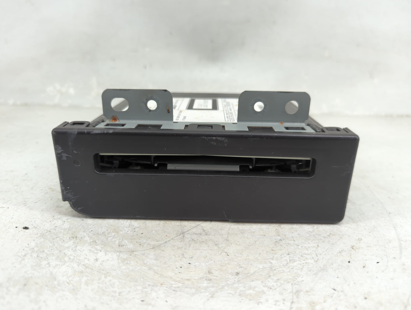 2014 Buick Regal Radio AM FM Cd Player Receiver Replacement P/N:13590746 TG5, 113000-6220C101 Fits Fits 2013 2015 OEM Used A