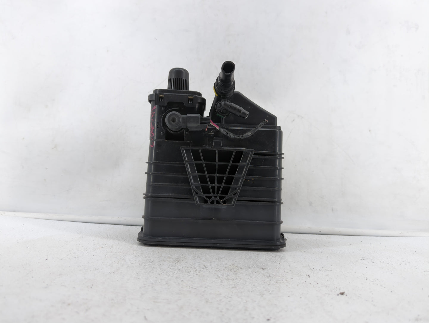 2014 Buick Regal Fuel Vapor Charcoal Canister - Oemusedautoparts1.com