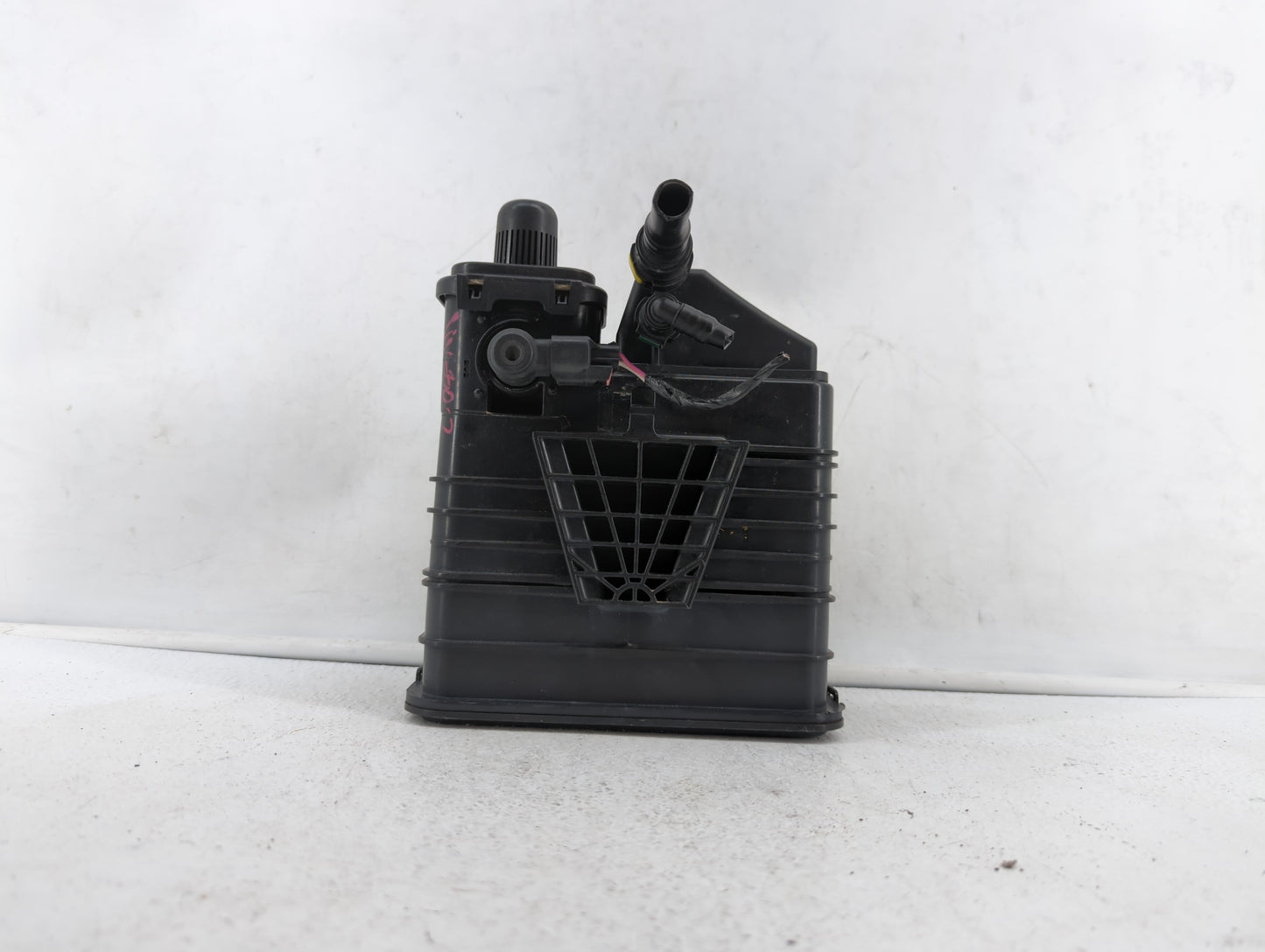 2014 Buick Regal Fuel Vapor Charcoal Canister 384667 - Oemusedautoparts1.com