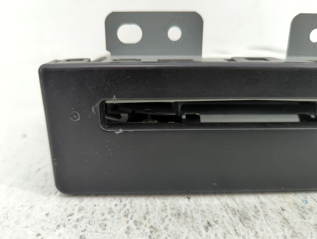 2014-2014 Buick Regal Am Fm Cd Player Radio Receiver 458696 - Oemusedautoparts1.com