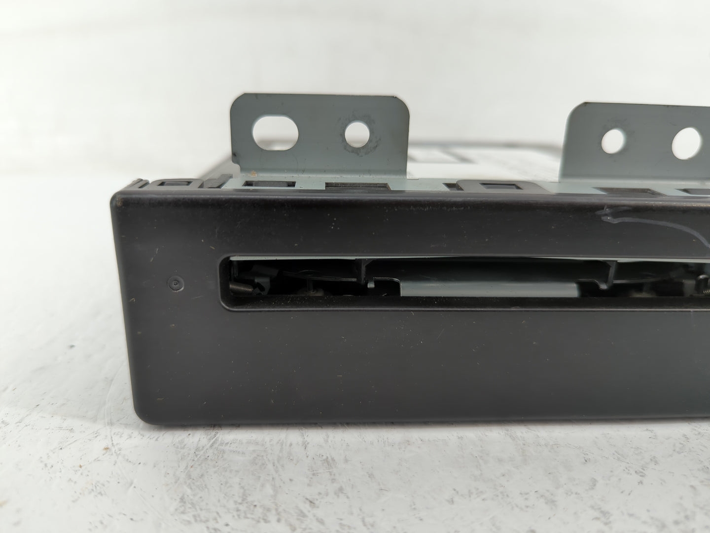 2014 Buick Regal Radio AM FM Cd Player Receiver Replacement P/N:23118961 13590746 Fits Fits 2015 OEM Used Auto Parts - Oemus